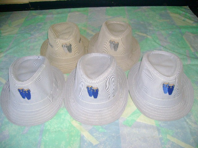 [IMAGE: 5 conga fedora hats]